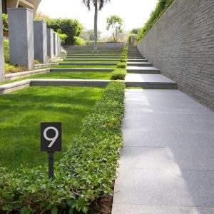 Floating Modern 6" Number Horizontal Address Plaque with Lawn Stakes (1 character)